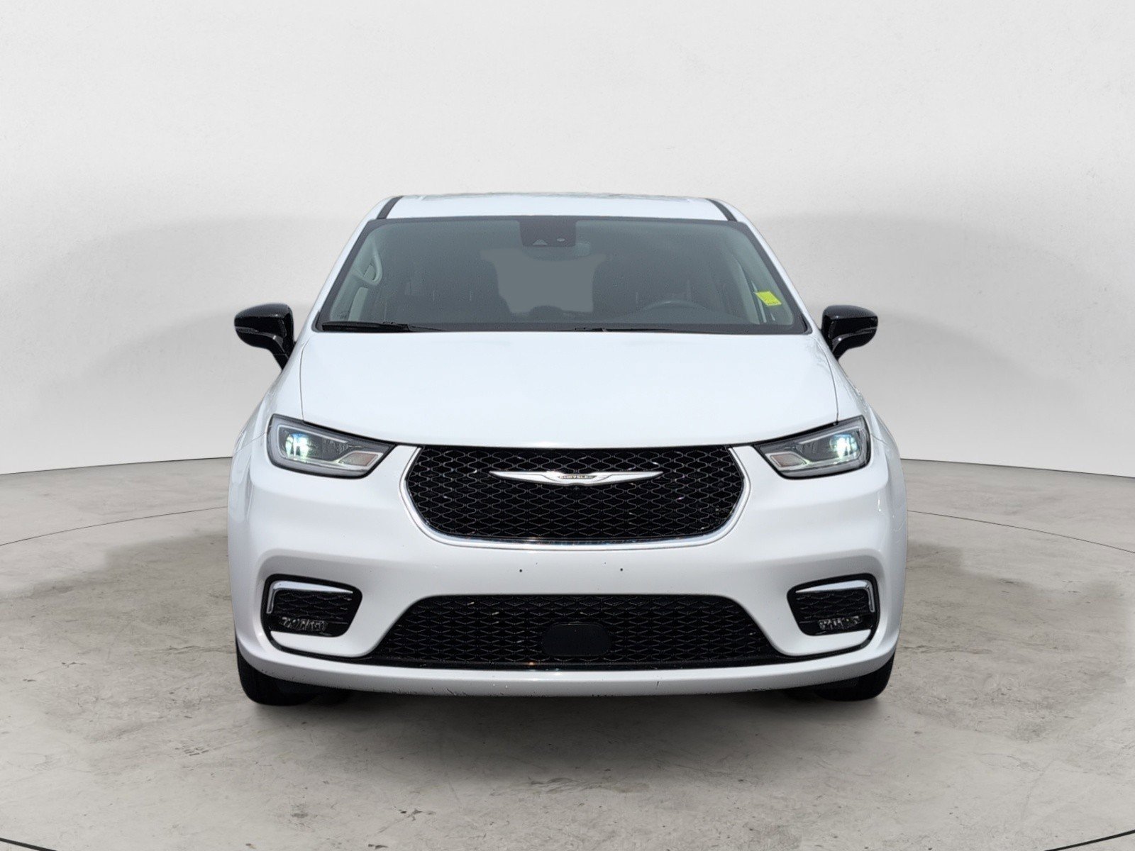 Used 2024 Bright White Clearcoat Chrysler Touring L image 7