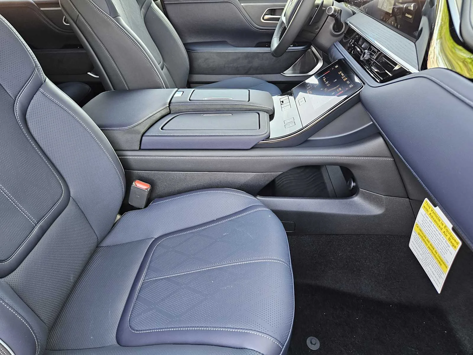 New 2026 RADIANT WHITE INFINITI Sport 4WD image 9