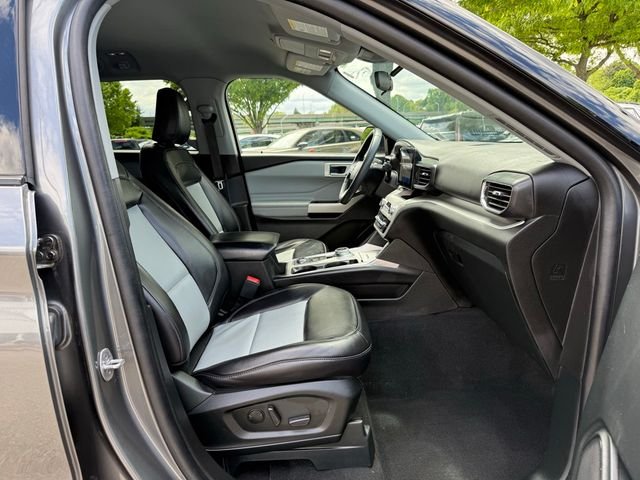 Used 2023 Gray Ford XLT image 29
