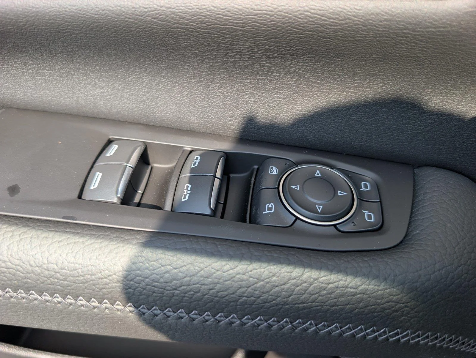 New 2026 Titanium Rush Metallic GMC Denali image 30