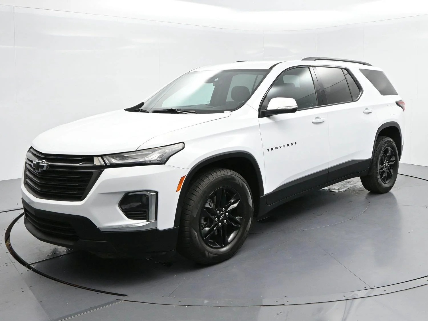 Used 2022 Summit White Chevrolet LT Cloth image 3