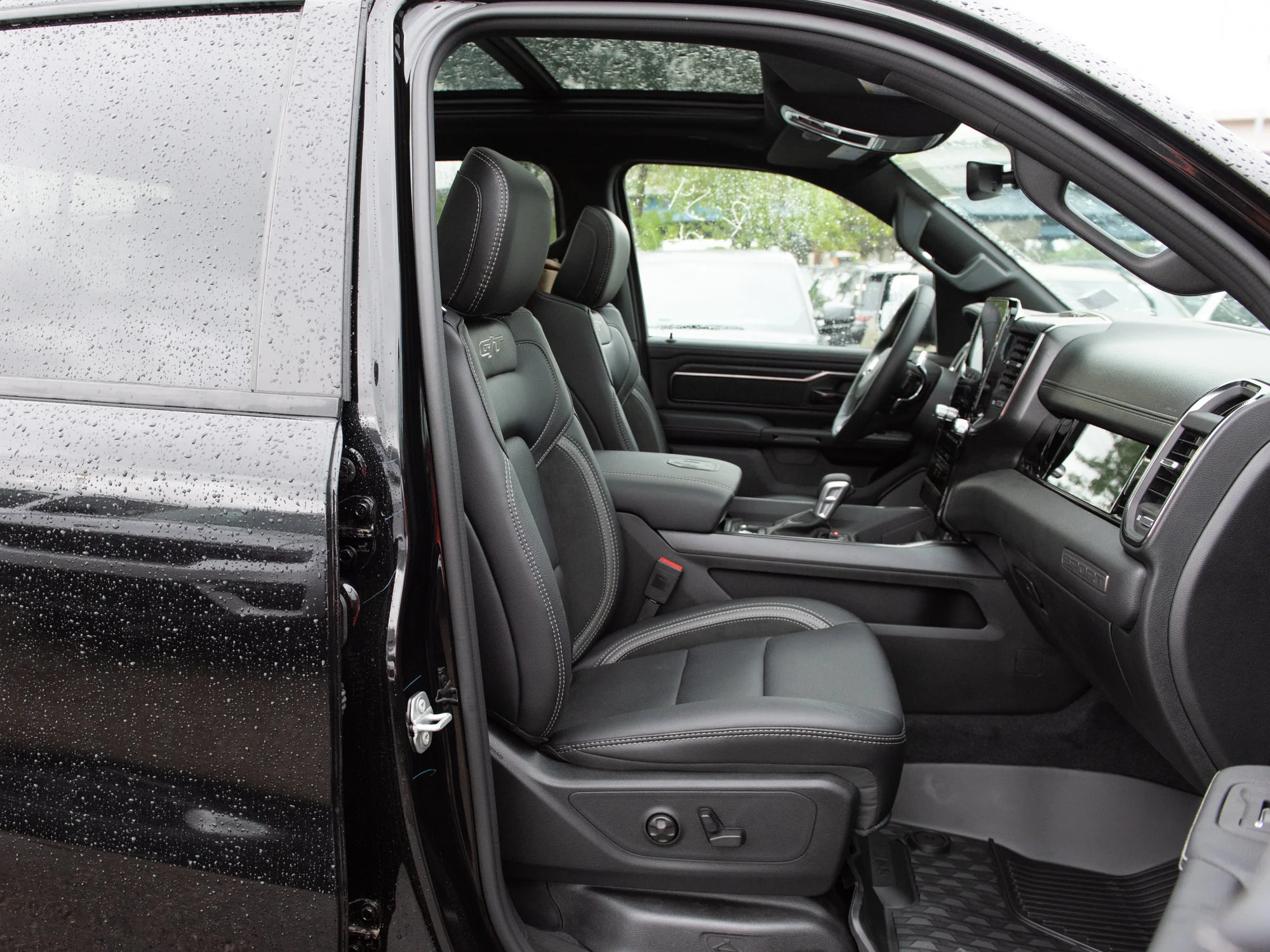 New 2026 Black RAM Sport* image 24