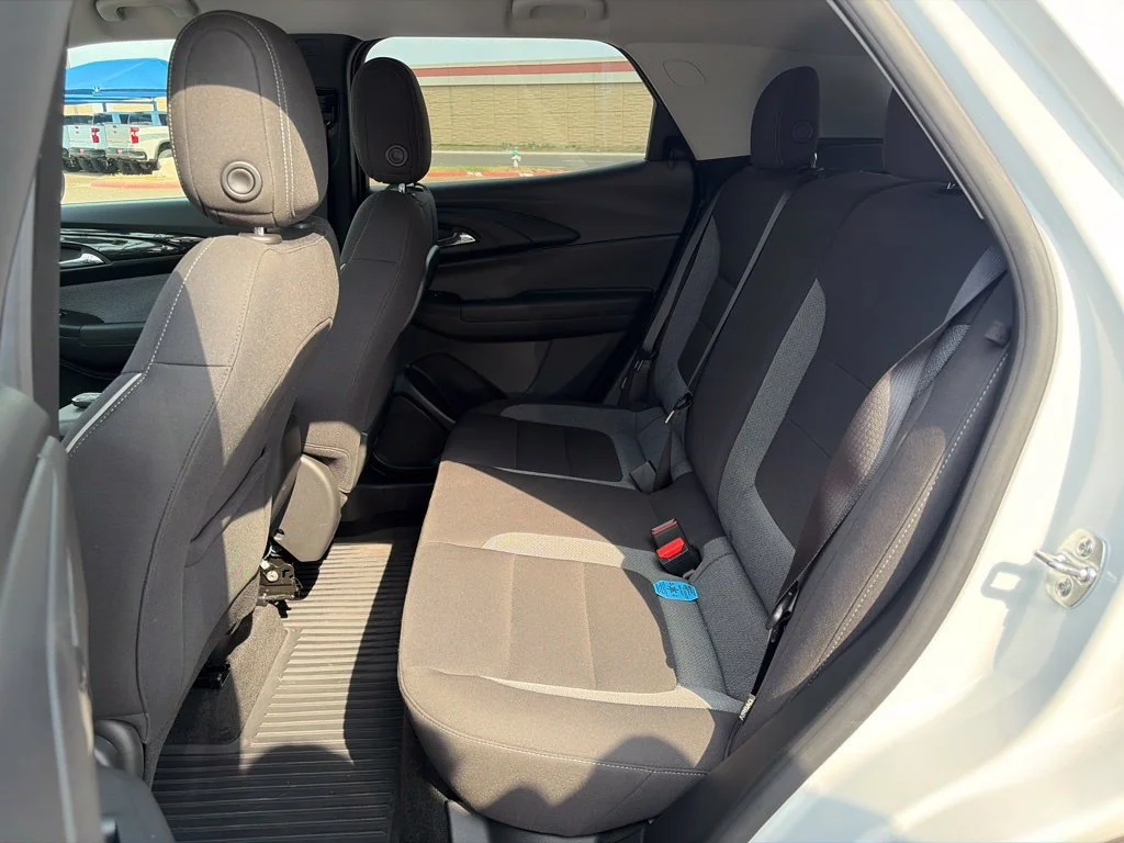 Used 2026 Summit White Chevrolet LT image 17