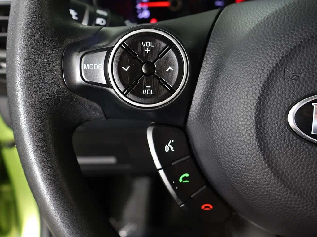 Used 2015 Green Kia Base image 35