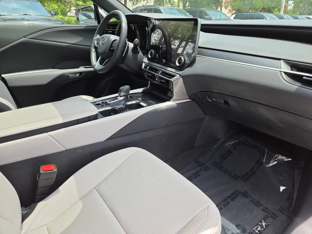 Used 2025 White Pearl Lexus RX 350h Premium image 14