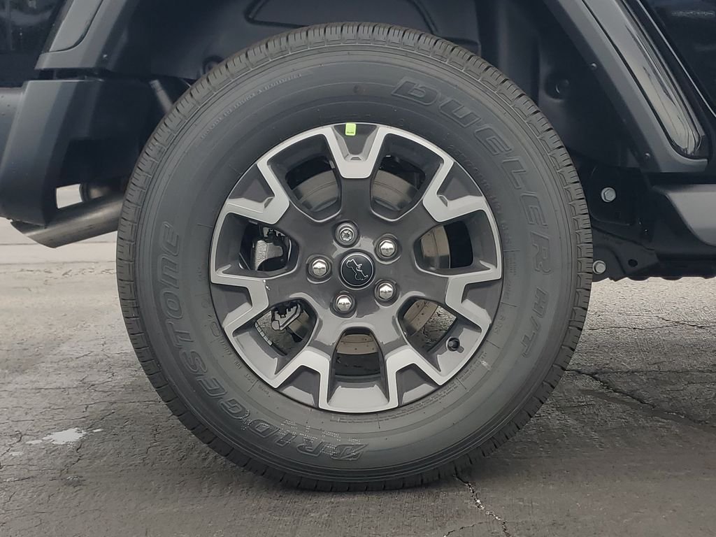 New 2026 Black Clear-Coat Exterior Paint Jeep Sahara image 5