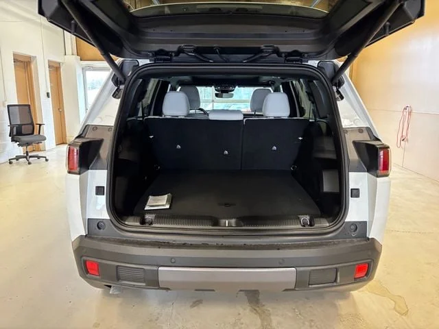 New 2026 Bright White Jeep LIMITED 4X4 image 18