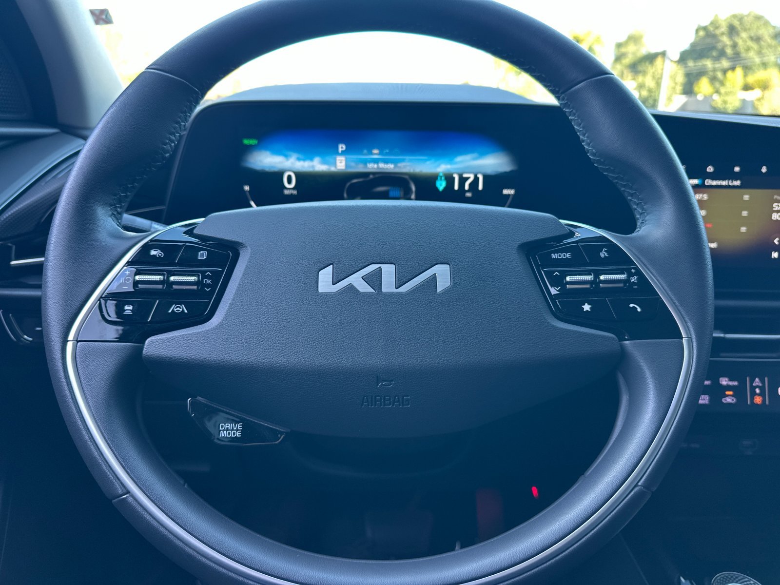 Used 2023 Graphite Gray Kia Wind 4D Sport Utility image 28