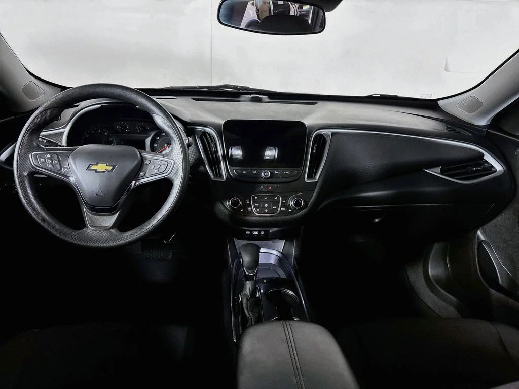 Used 2023 White Chevrolet LT image 12