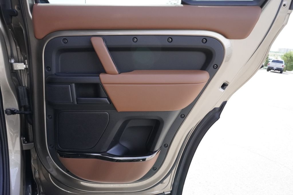 New 2026 Petra Copper LAND ROVER OCTA image 25