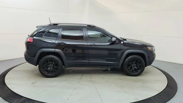 Used 2019 Black Jeep Trailhawk image 12