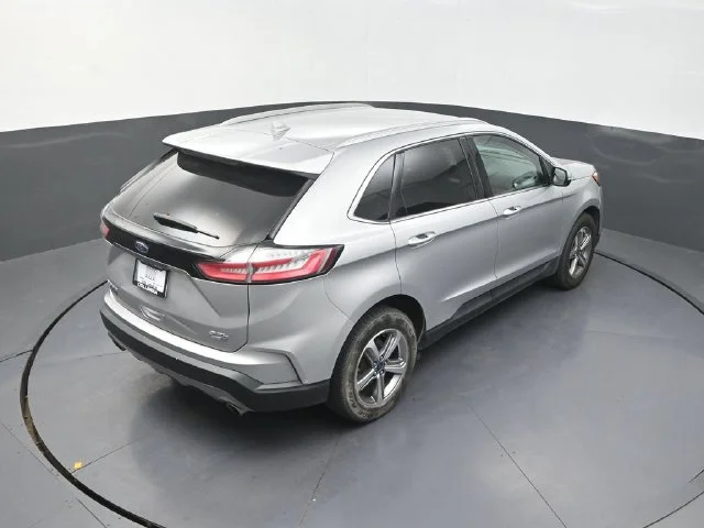 Used 2019 Silver Ford SEL image 18