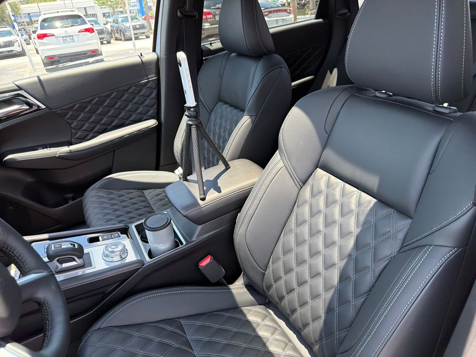 New 2026 White Nissan Platinum image 32
