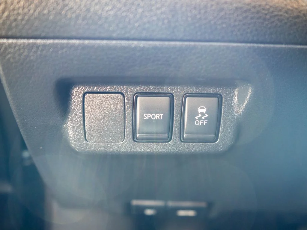 Used 2019 Black Nissan SR image 18