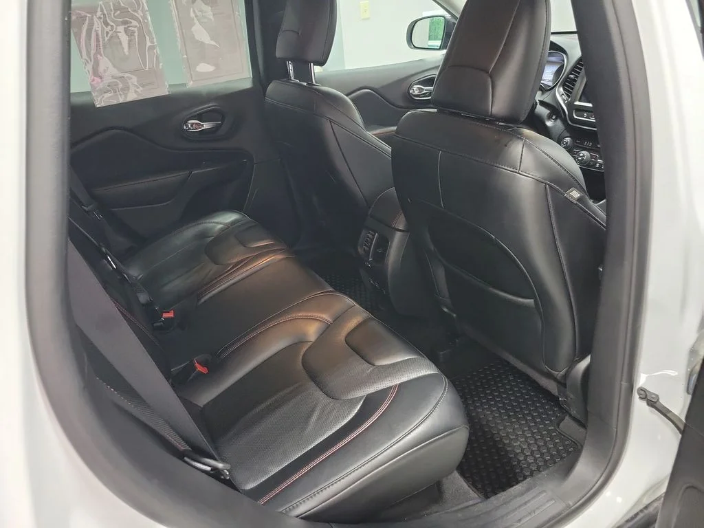 Used 2022 White Jeep Trailhawk image 19