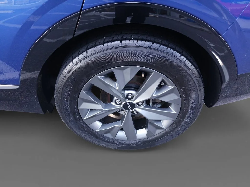 Used 2023 Blue Kia SX image 8
