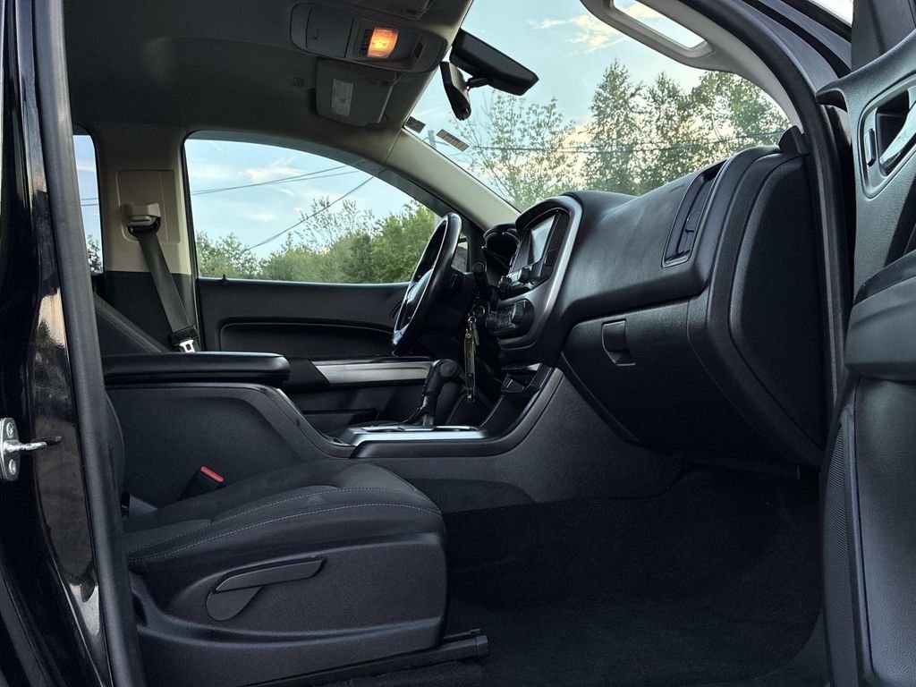 Used 2017 Black Chevrolet LT image 9