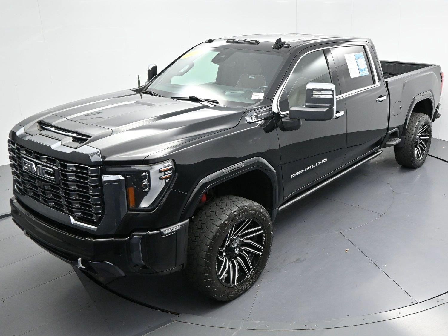 Used 2024 Onyx Black GMC Denali Ultimate image 43