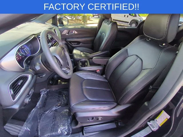 Used 2026 Black Chrysler Select image 16