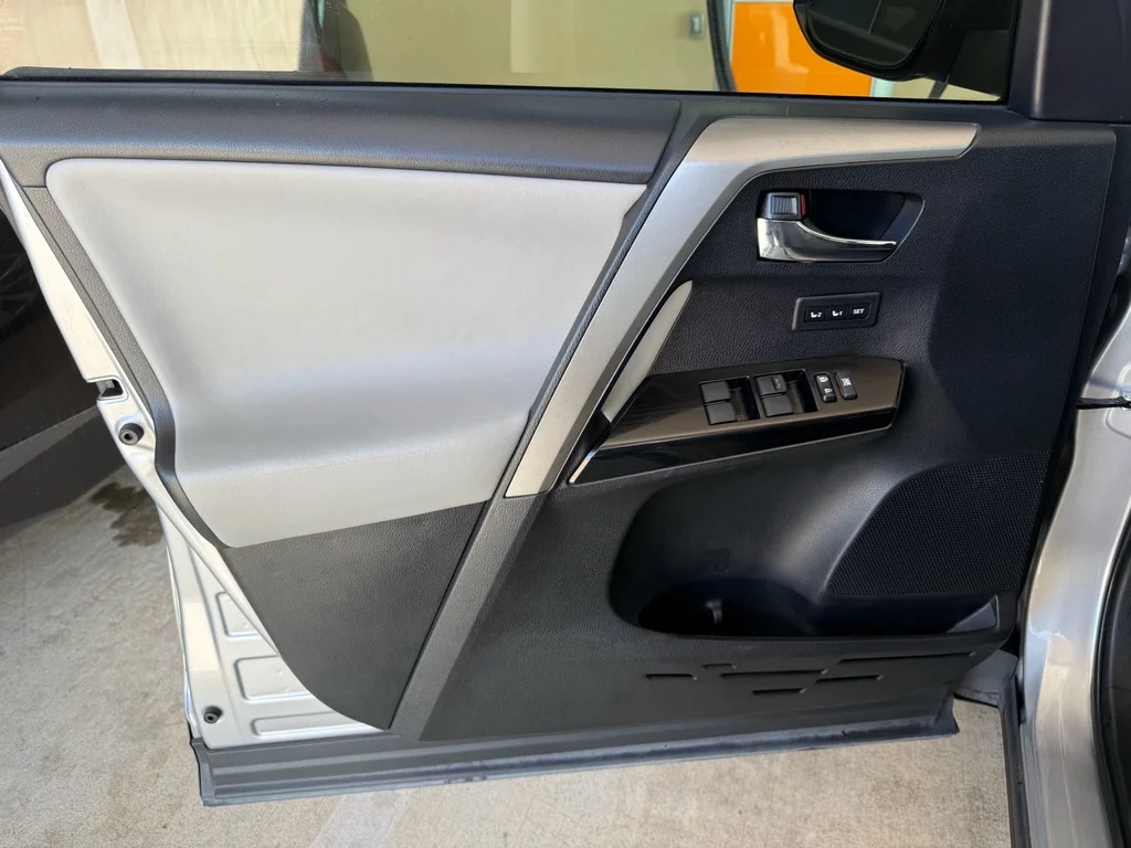 Used 2018 Silver Sky Metallic Toyota Limited image 10