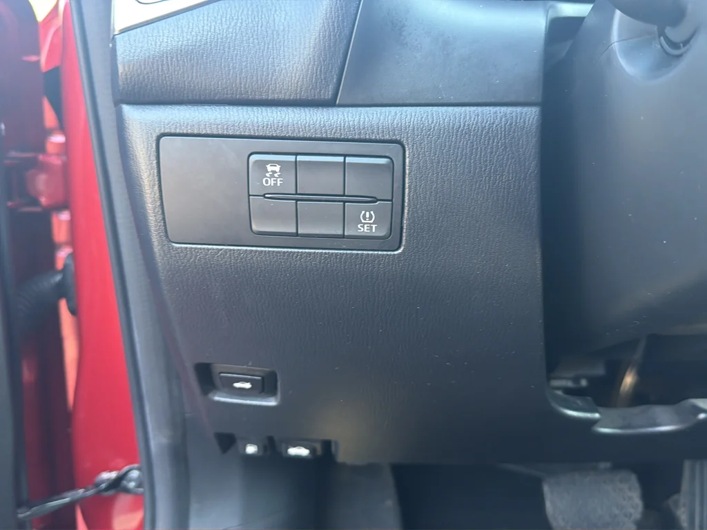 Used 2018 Red Metallic Mazda Sport image 23