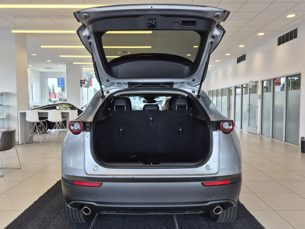 Used 2021 Silver Mazda Select image 9