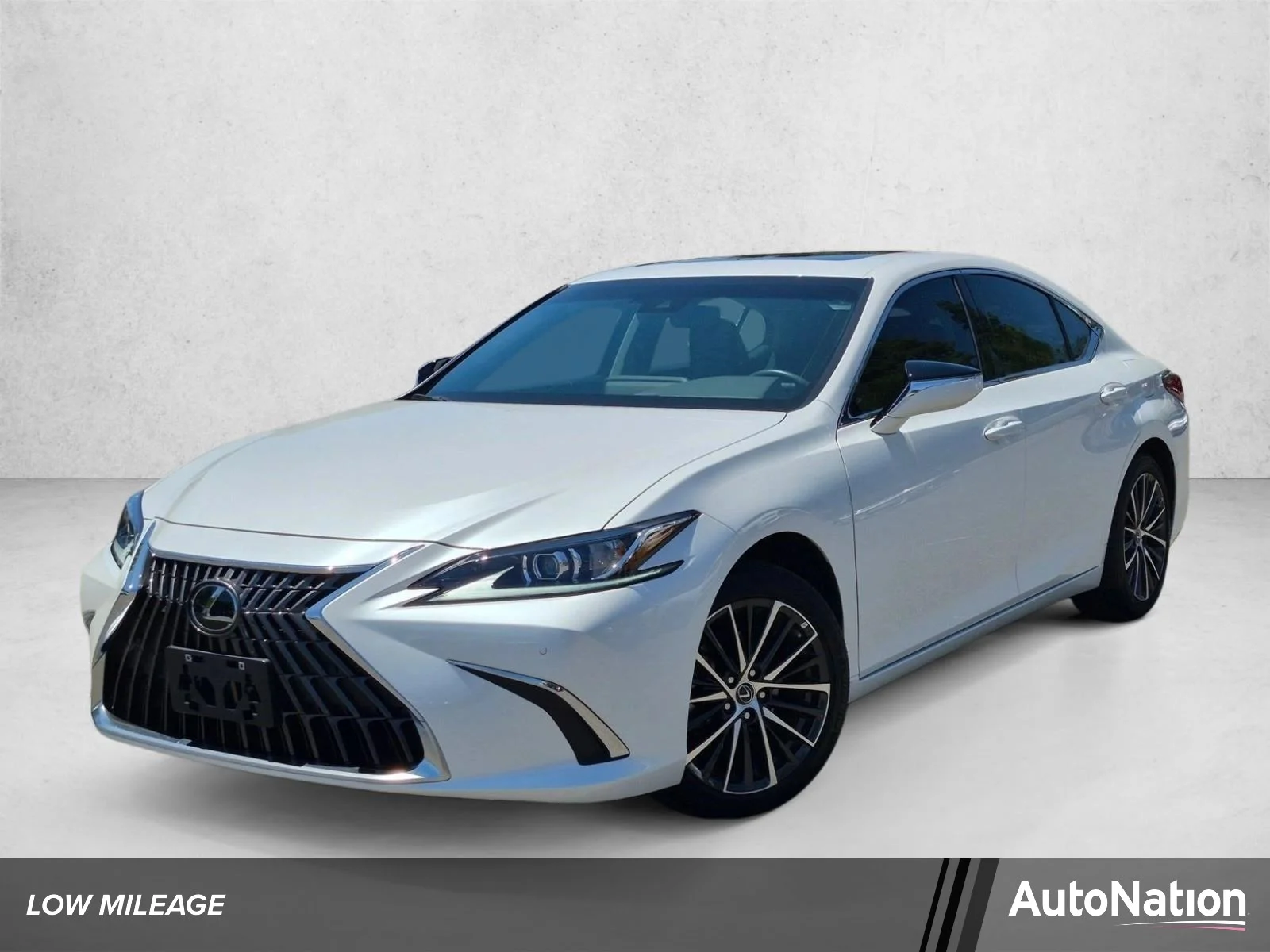 Certified Used 2025 Eminent White Pearl Lexus ES 350 image 1