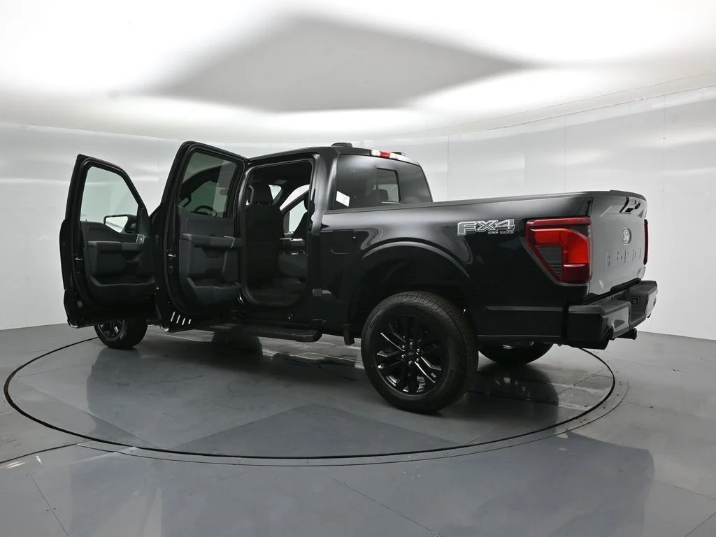 New 2026 Agate Black Metallic Ford XLT image 31