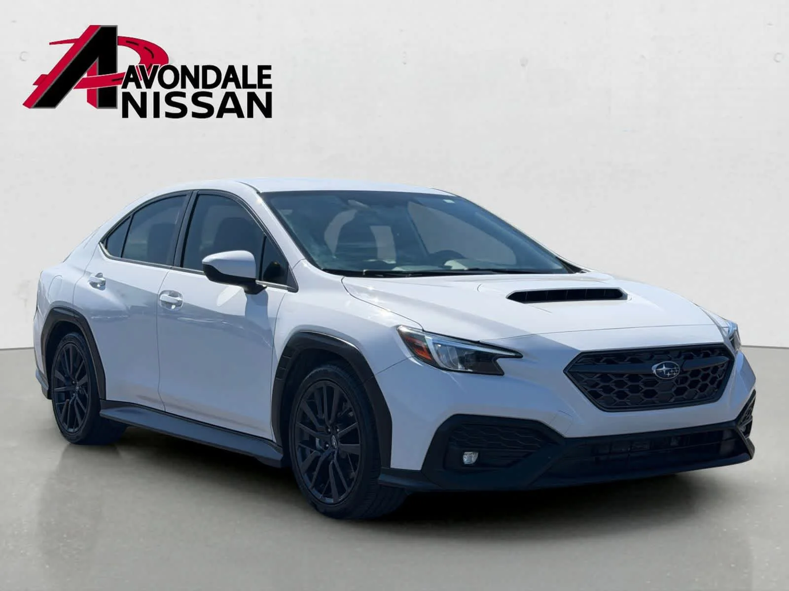 Used 2022 Ceramic White Subaru Premium image 8