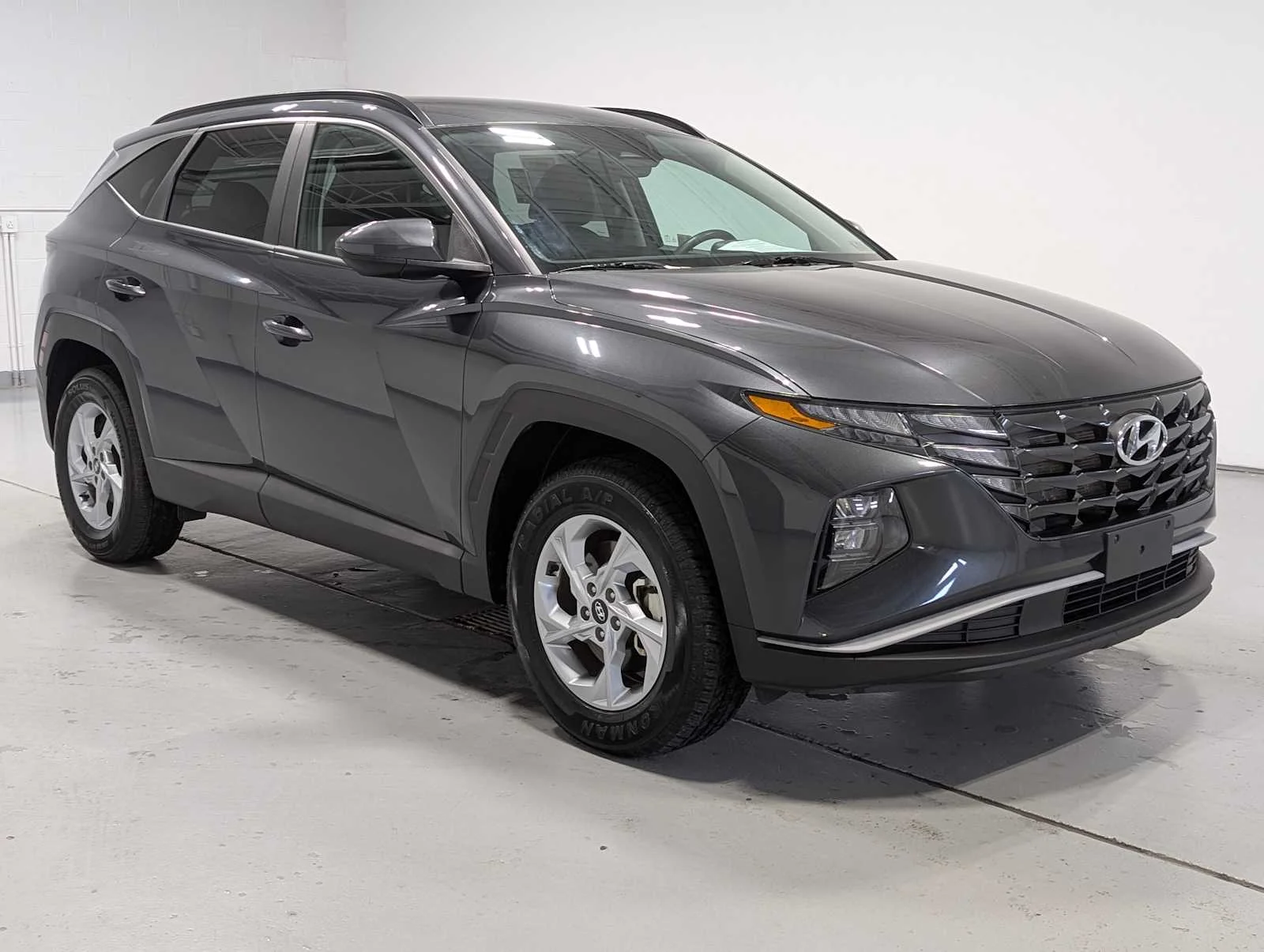 Used 2024 Dark Gray Metallic Hyundai SEL image 6