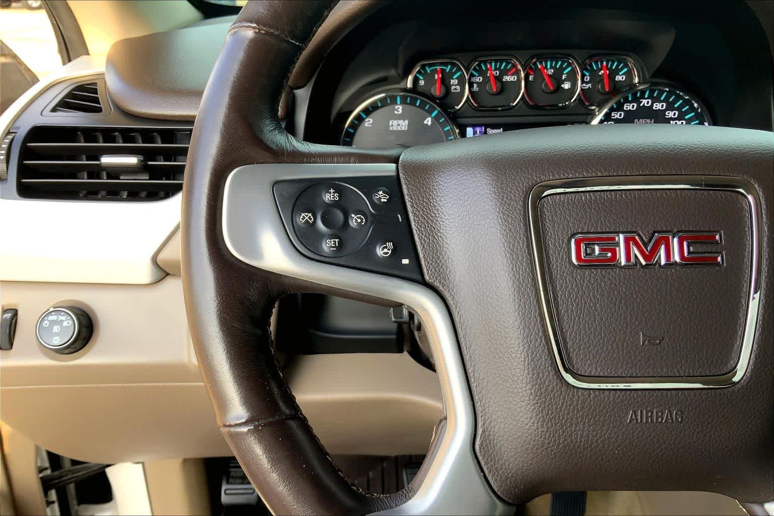 Used 2018 White Frost Tricoat GMC SLT image 24