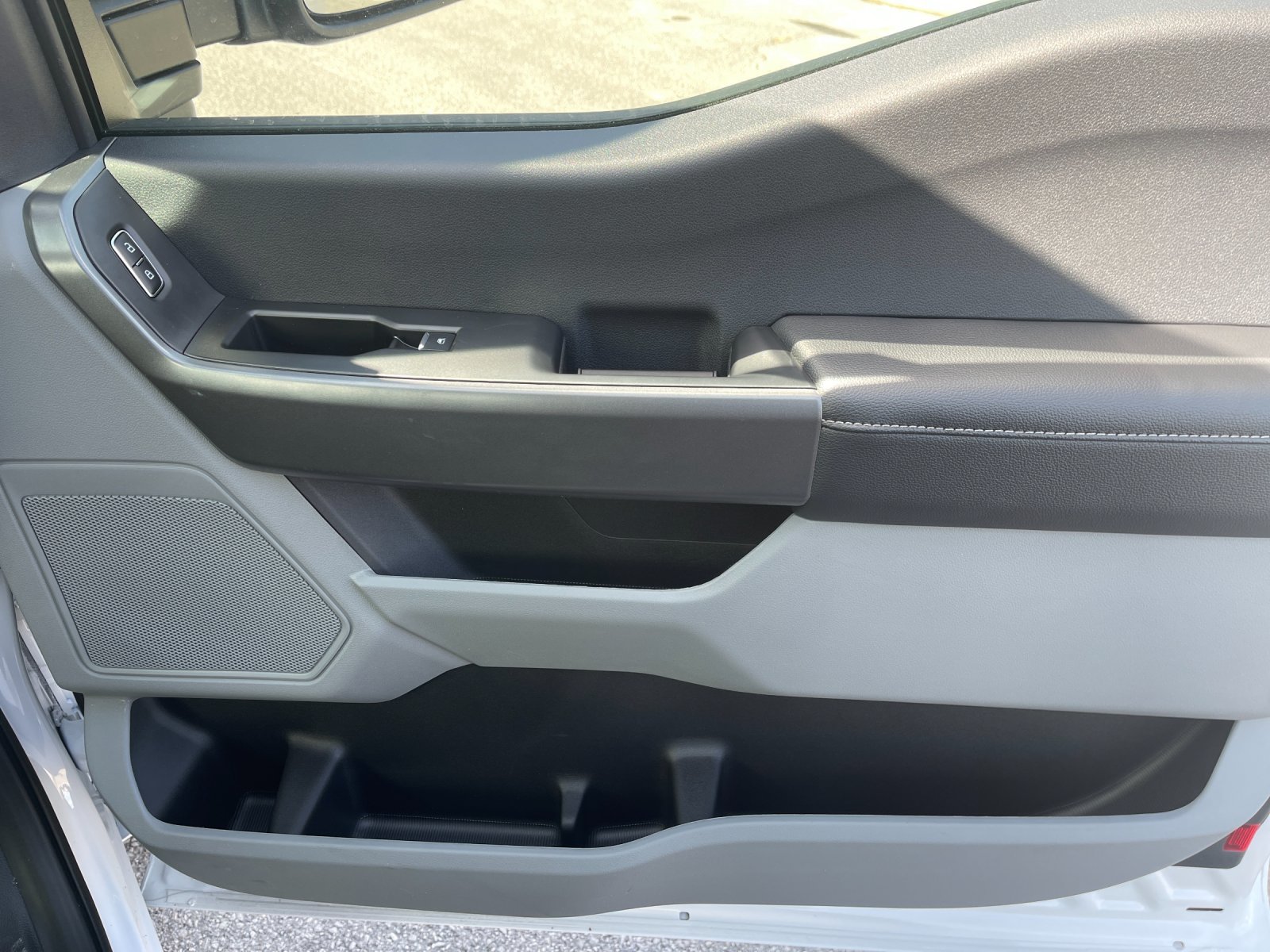 New 2026 Oxford White Ford F-350® XL image 17