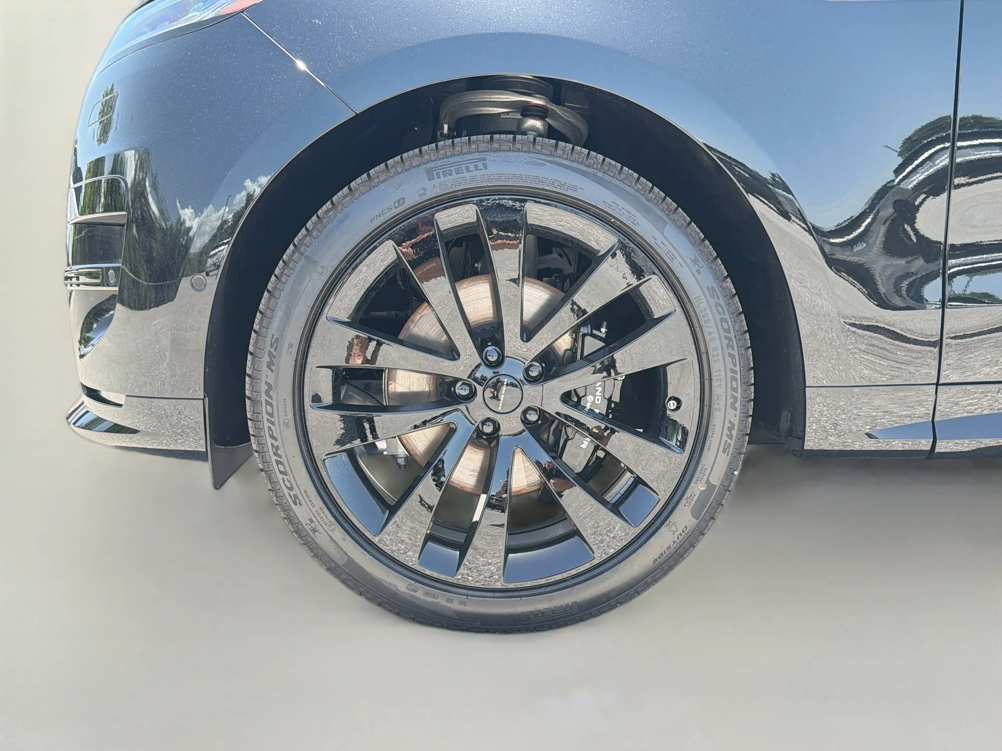 New 2026 Santorini Black Land Rover Dynamic SE image 43