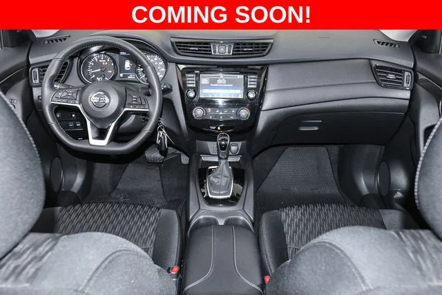 Used 2020 Silver Nissan S image 28