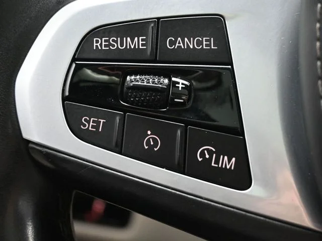 Used 2022 Black BMW sDrive40i image 25