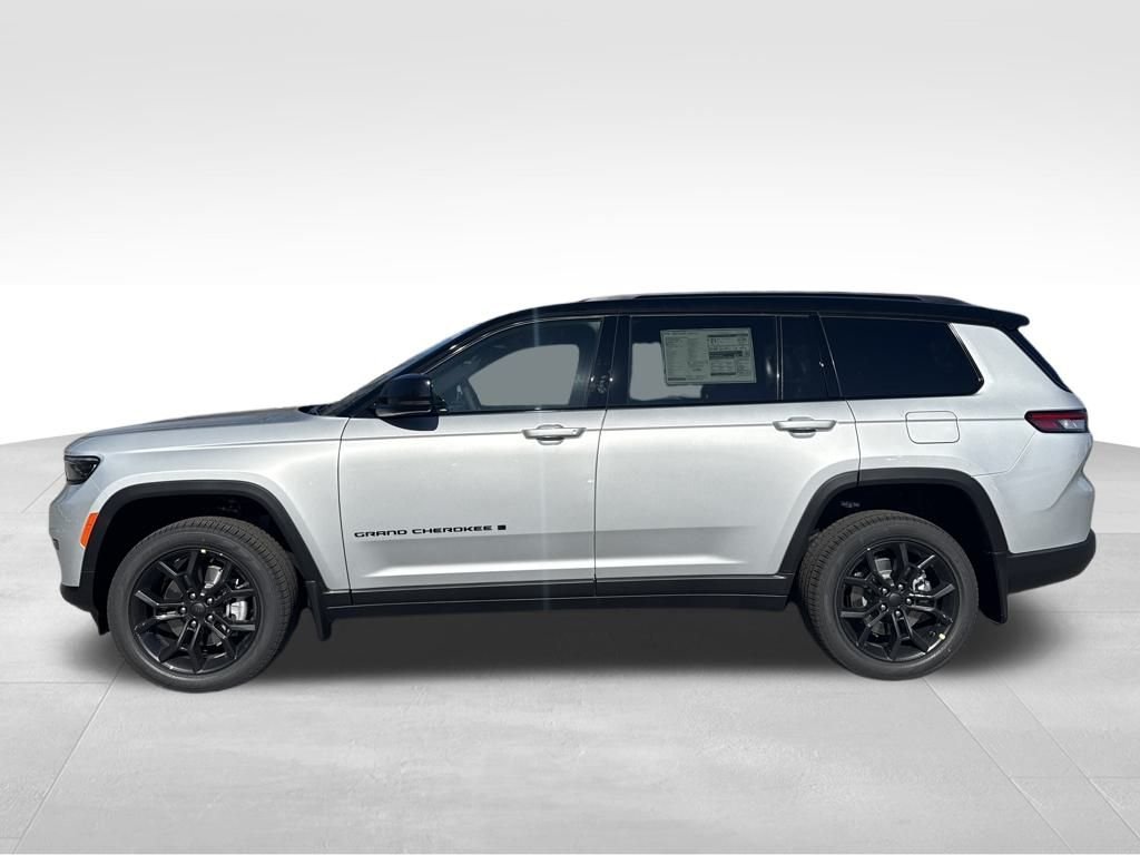 2025 Jeep Grand Cherokee Limited photo 3