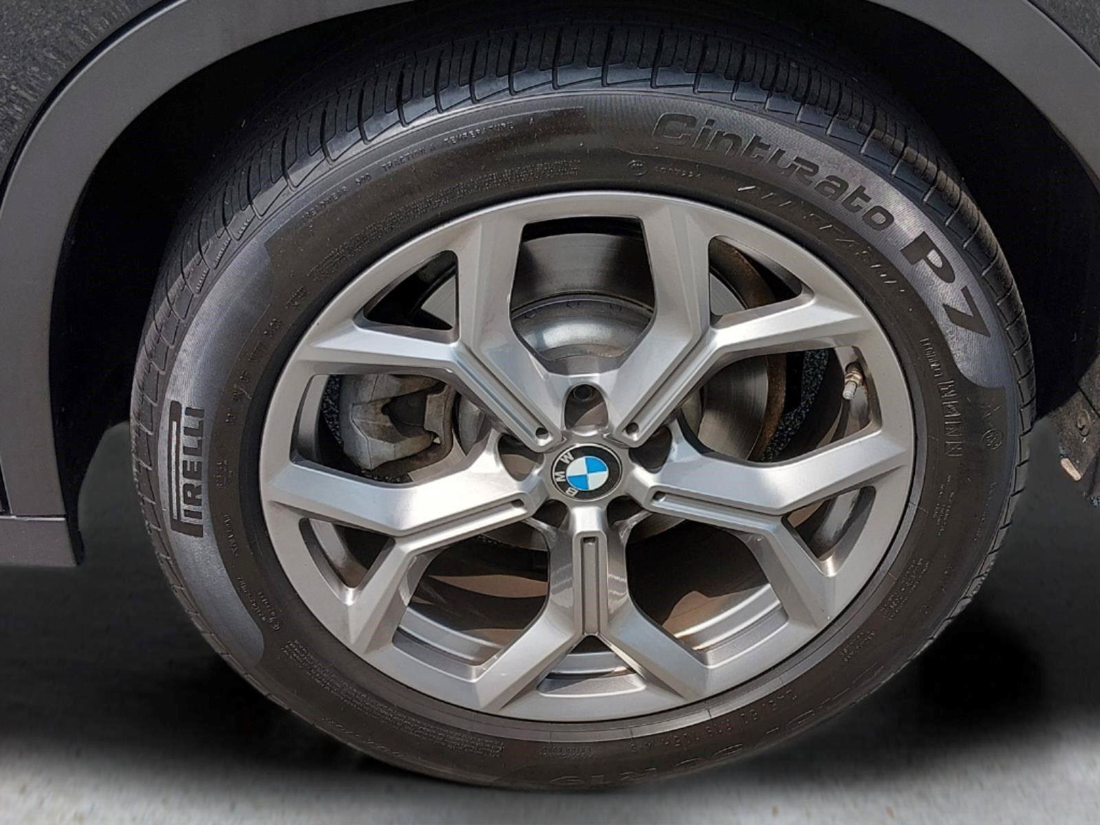 Used 2021 Black Sapphire Metallic BMW xDrive30i image 13