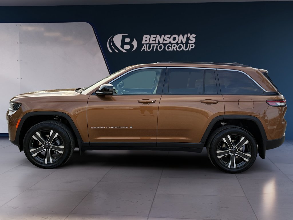 New 2027 Copper Shino Metallic Clearcoat Jeep Limited image 2