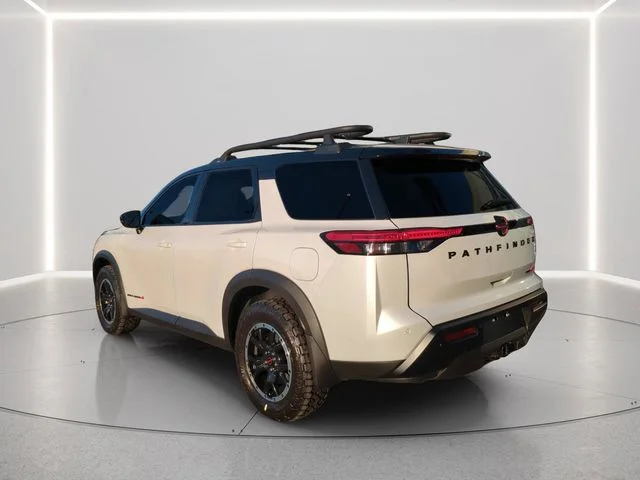 New 2026 Everest White Pearl TriCoat / Super Black Two-tone Nissan Rock Creek® image 3