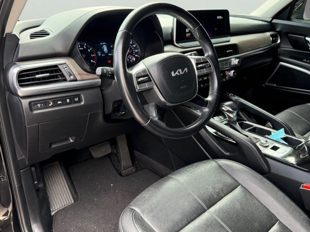 Certified Used 2022 Black Kia EX image 14