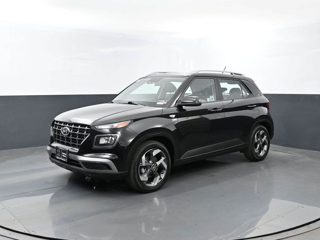 2025 Hyundai Venue SEL IVT's photo