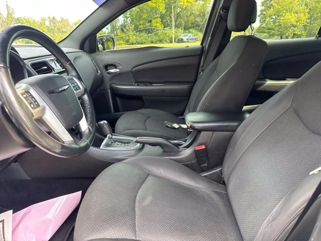 Used 2014 White Chrysler Touring image 15
