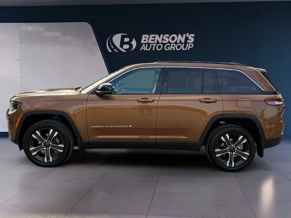 New 2027 Brown Jeep Limited image 2