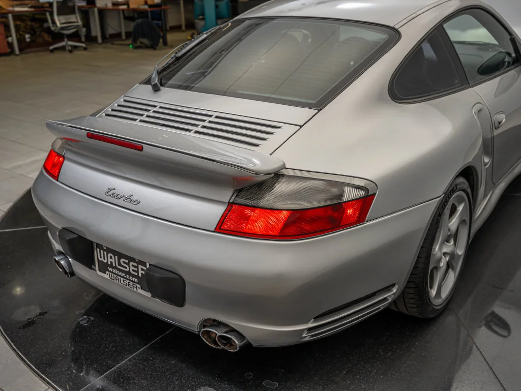 Used 2003 Arctic Silver Metallic Porsche  image 21
