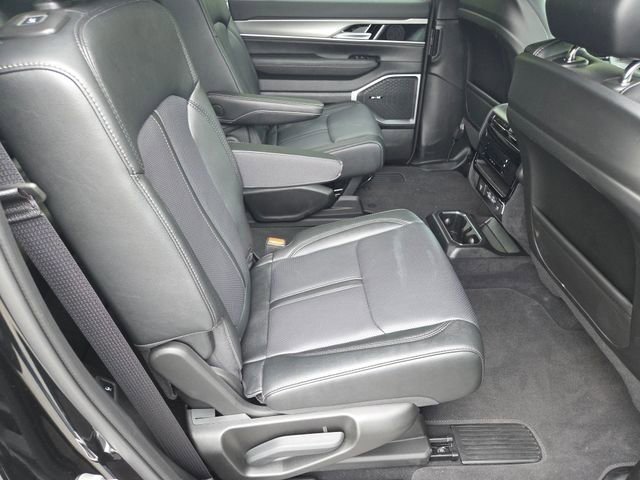 New 2026 High Gloss Black Exterior Paint Jeep Limited Altitude image 9