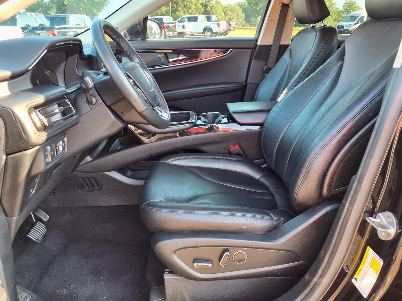 Used 2022 Infinite Black Metallic Clearcoat Lincoln Standard image 19