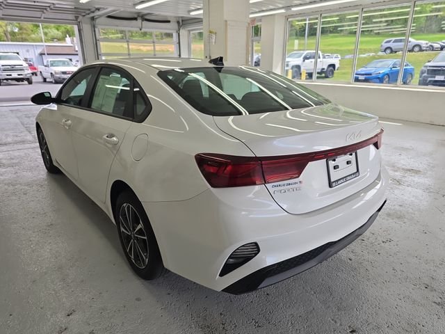Used 2024 White Kia LXS image 3