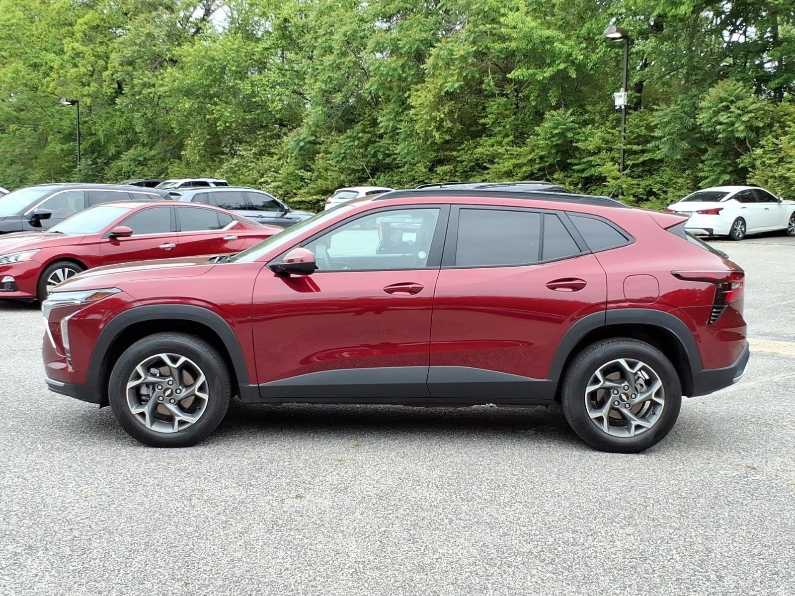 Used 2025 Crimson Metallic Chevrolet LT image 4