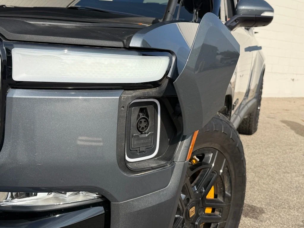 Used 2023 Gray Rivian Adventure image 12