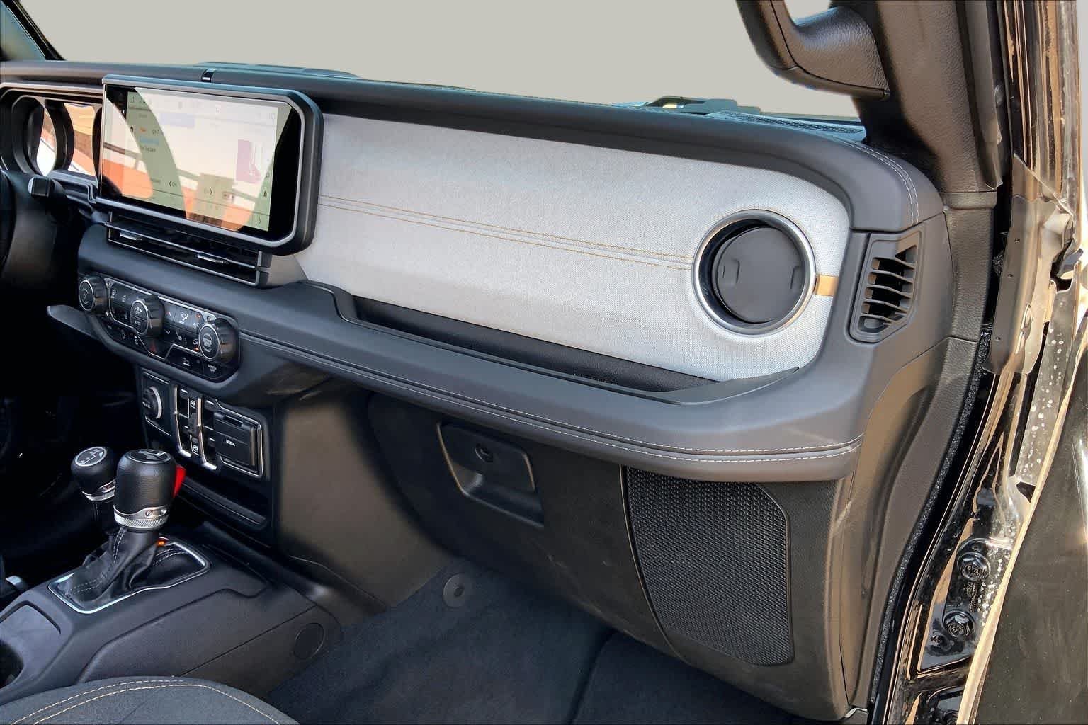 Used 2025 Black Clearcoat Jeep Sahara image 19